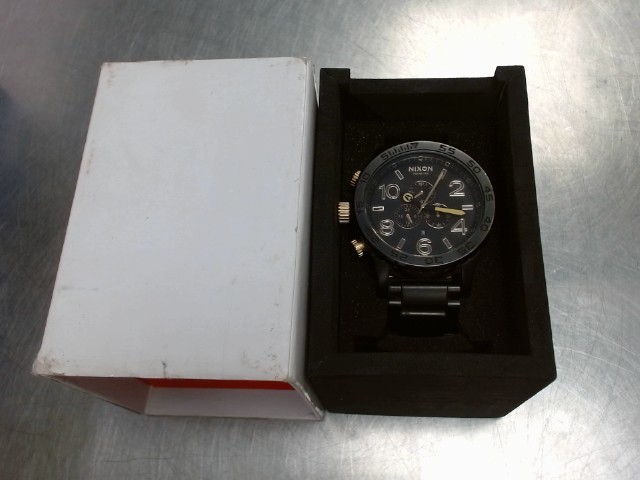 Montre homme nixon 51-30 chrono ds boite