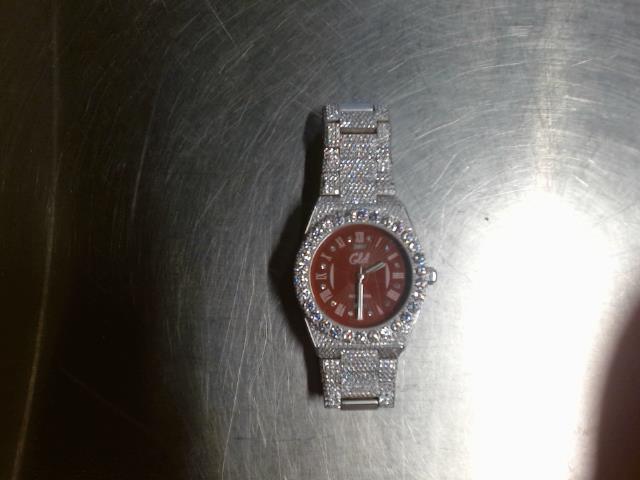 Montre avec pierre