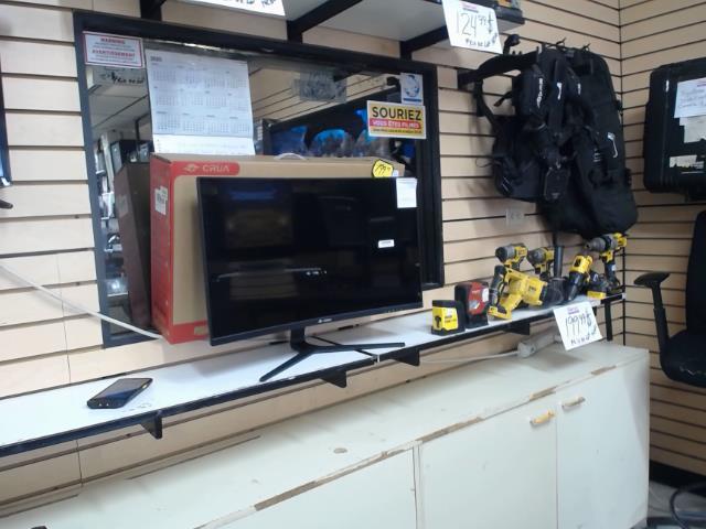 Ecran 27 p neuve  bo hdmi