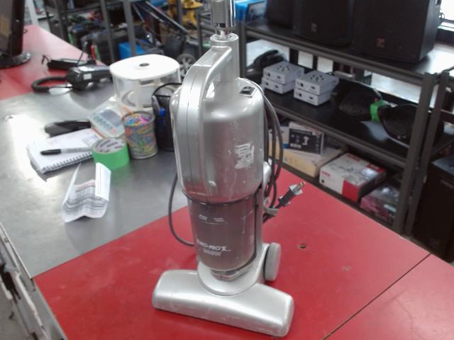 Aspirateur electrique 900w