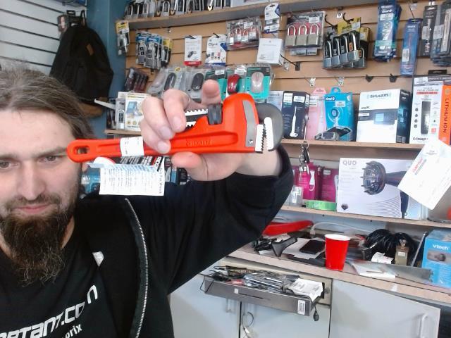 Pipe wrench neuf
