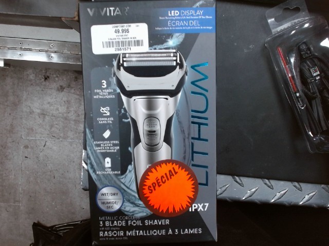 Vivitar ipx7 3 blade foil shaver in box