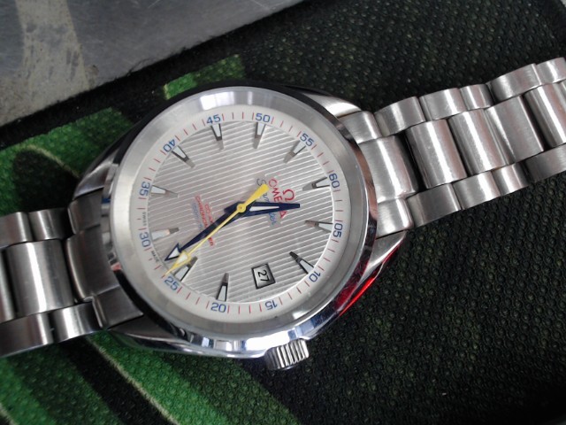 Omega seamaster axial argent