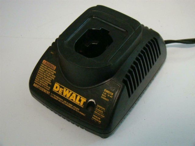 Chargeur dewalt 12v