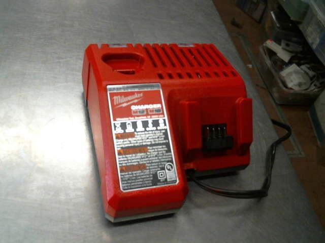 Chargeur milwaukee m12 m18