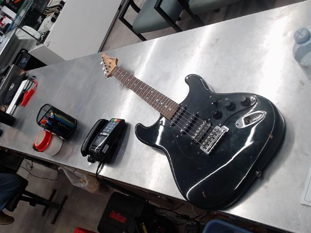 Guitare electrique imitation strat