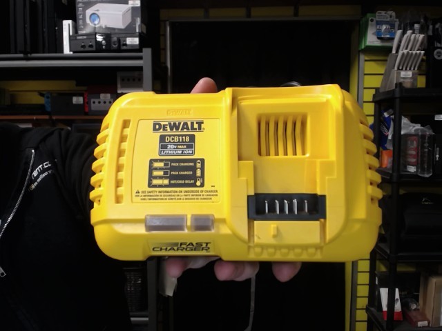 Chargeur dewalt