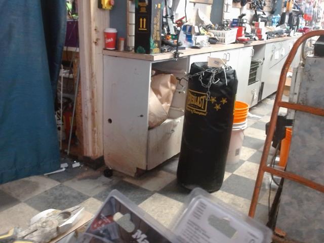 Punching bag noir