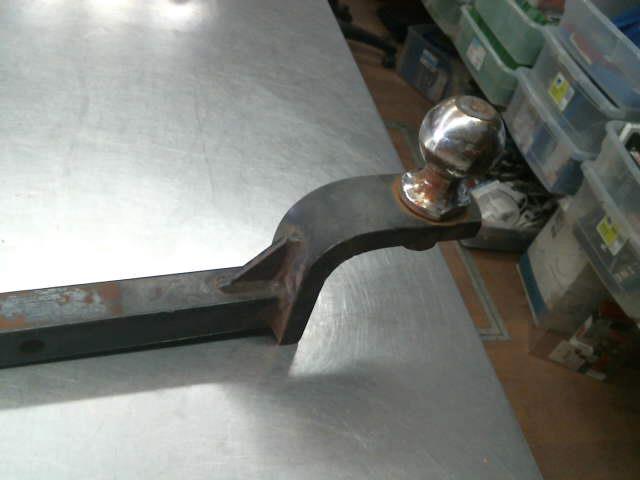 Boule 2 pouces 1/5 3500 lbs pas attache