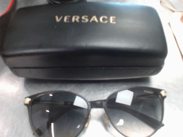 Lunette pour femme versace avec case