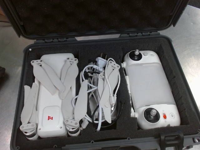 Drone fimi x8se 2020 avec acc dans case