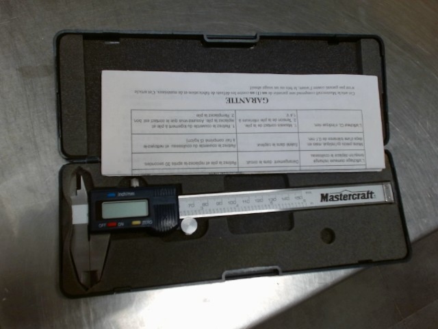 Electronic caliperwith digital display