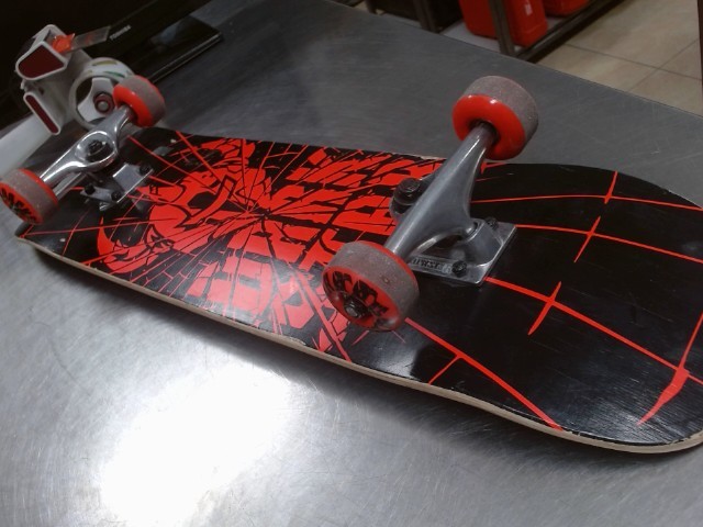 Planche a roullette darkstar