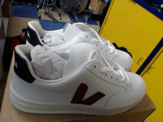 Brand new shoes good brand