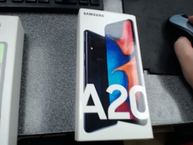 Samsung phone like new in box