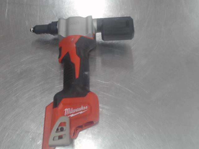 Riveteuse 12v no batt/chrg