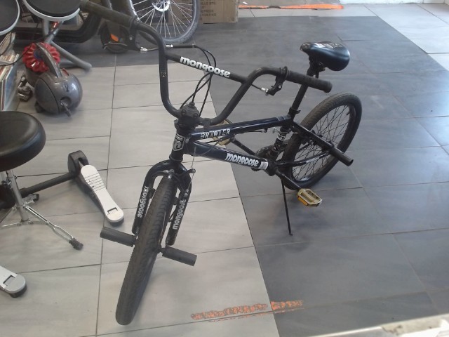 Velo mongoose (manque frein gauche)