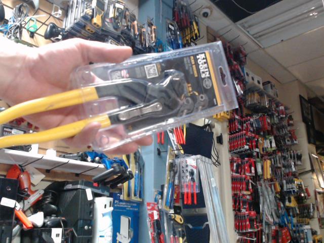 Plier wrench