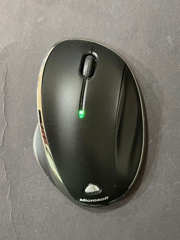 Microsoft wireless laser mouse7000