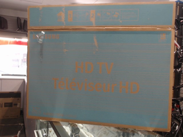 Tv 32 pouces smart samsung avec boite
