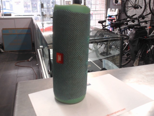 Haut parleur bluetooth vert