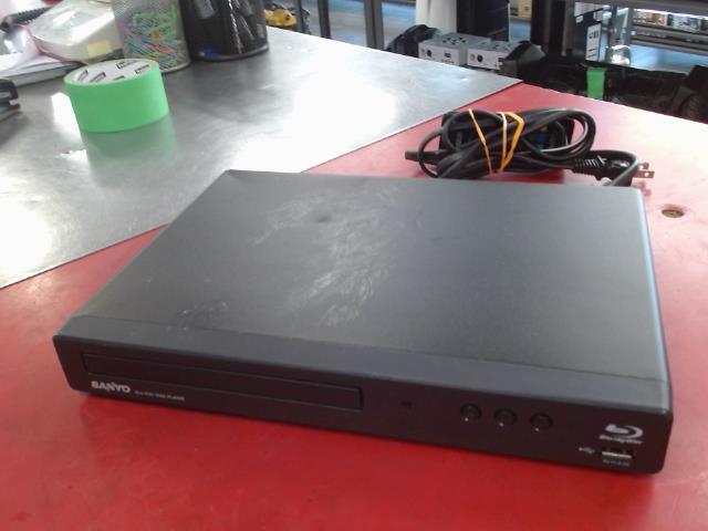 Lecteur blu ray + manette + fil hdmi