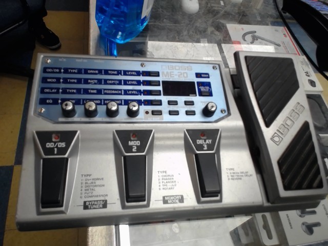 ****pedal guit avec 9v
