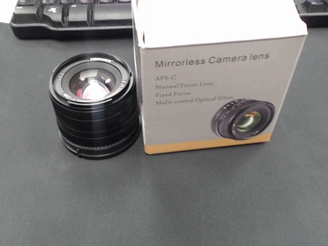Lens neewer f1.2 35mm apsc