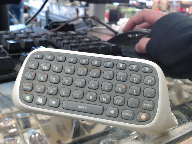 Xbox 360 chat pad