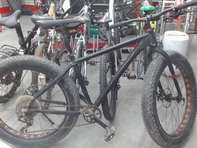Fat bike noir