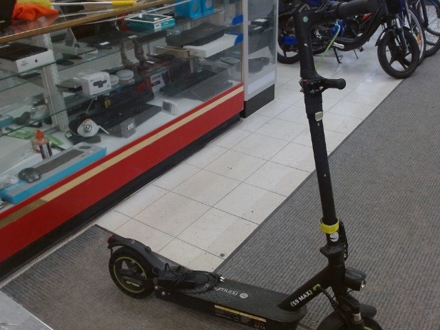 Trotinette electique avec chargeur