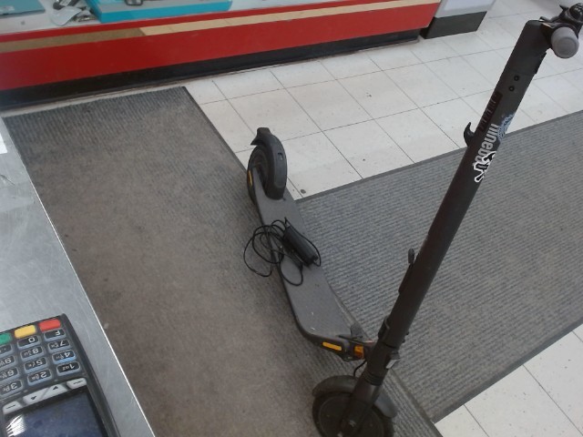 Scooter electrique chargeur