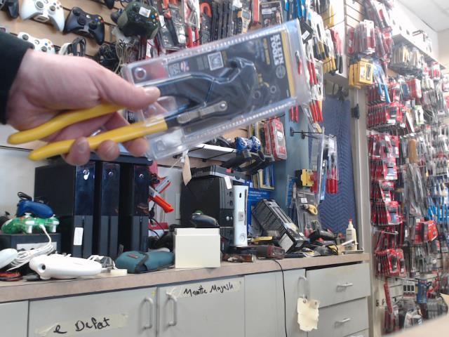 Plier wrench