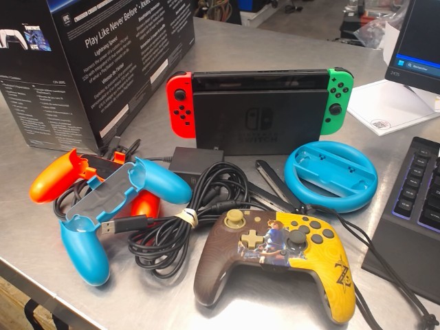 Console switch +man+acc+dock+fils