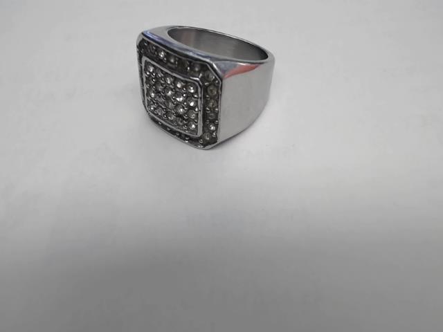Bague stainless avec plusieurs pirres