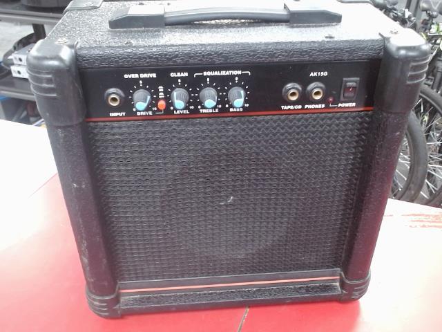 Ampli de guitare 15 watts pas d'acc