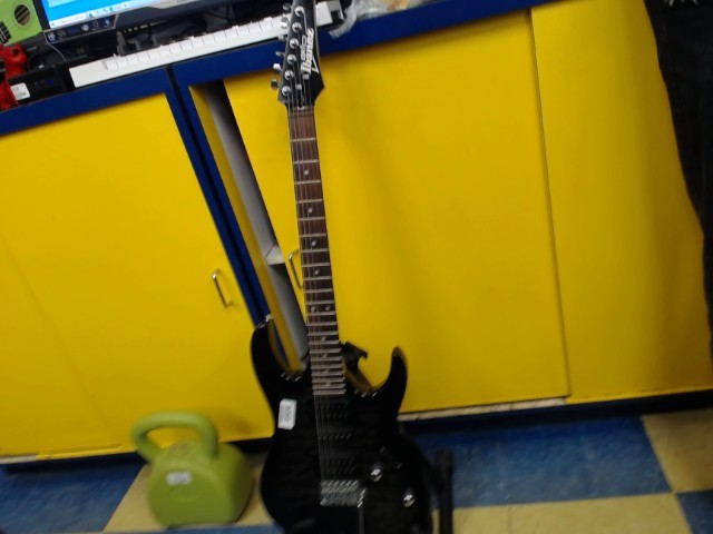 Ibanez gio noir sans case