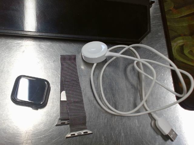 Apple watch series 6 + chargeur