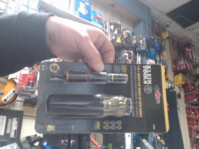 7 in 1 impact flip socket