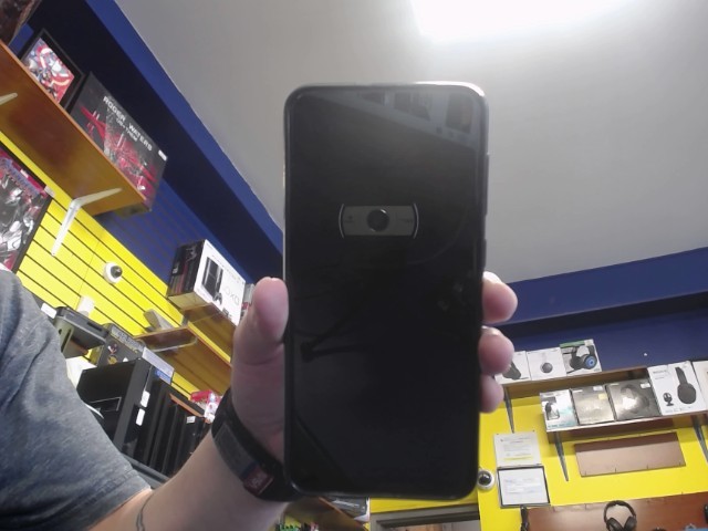 Cellulaire + case basique