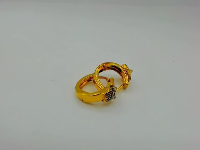 BOUCLES D OREILLES EN OR 10KT