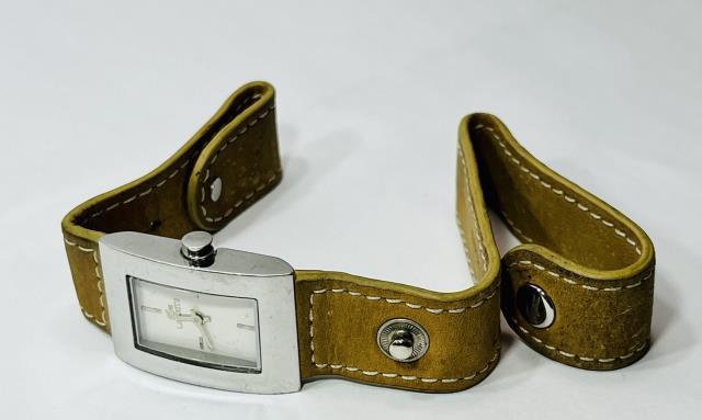 Montre tank style leather