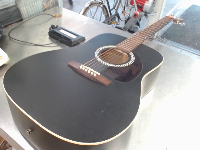 Art&lutherie wild cherry acoustic