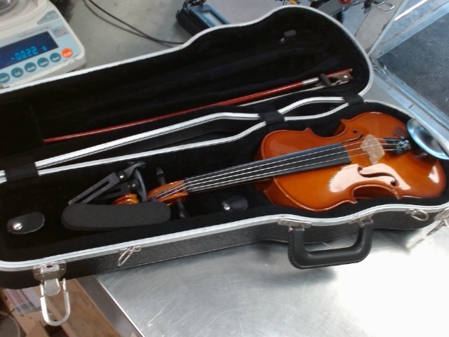 Violon dans case