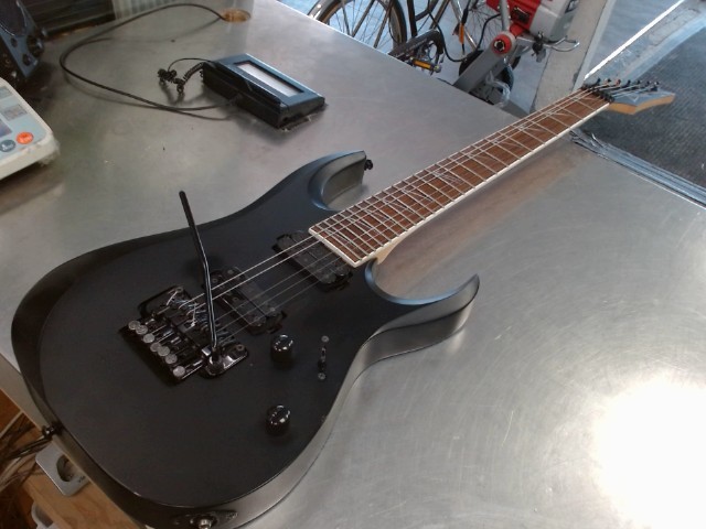 Guitare electrique ibanez