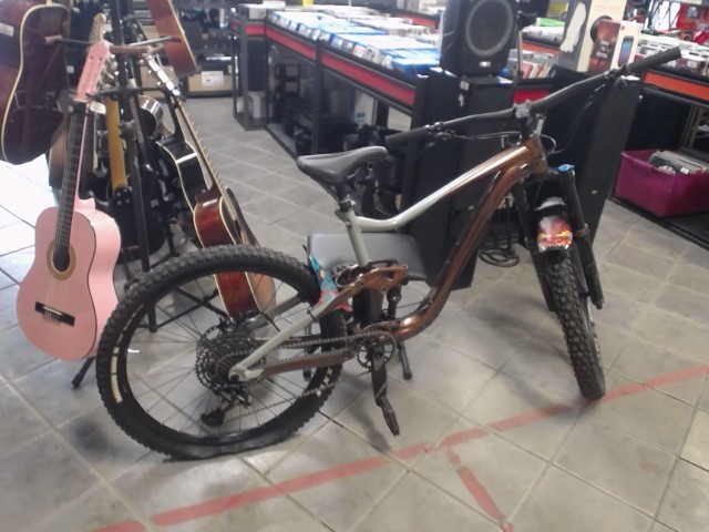 Velo montagne double suspension 2022