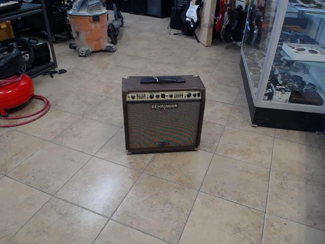 Ampli pour guitare behringer