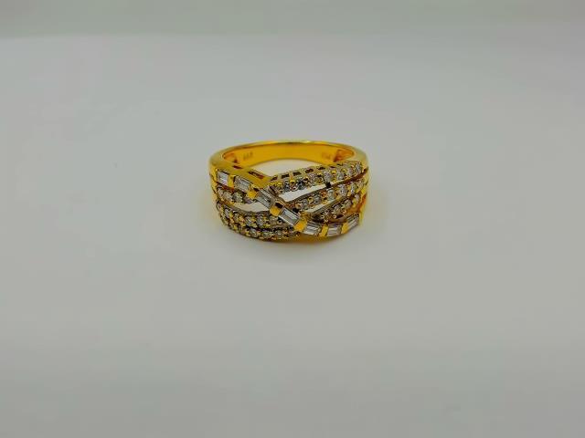 BAGUE EN OR 14KT AVEC DIAMANTS 
