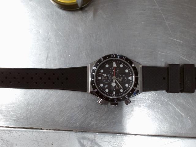 Montre chornograph rubber strap dans boi