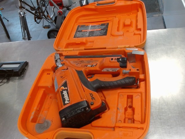 Framing nailler dans case